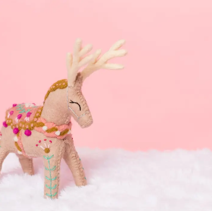 French Knot Reindeer Mantel Topper FK888