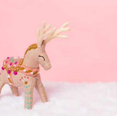 French Knot Reindeer Mantel Topper FK888