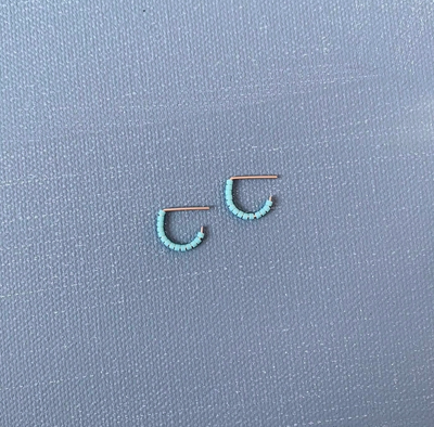 Alice Rise Tiny Huggie in Turquoise AL21