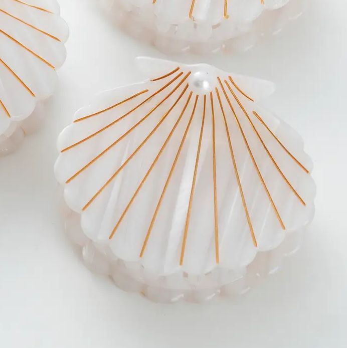 Adorro Opal Pearl Seashell Claw Clip AD92