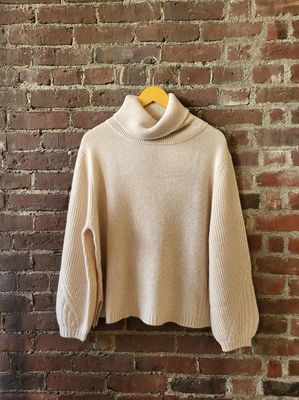 Estheme Cashmere Oat Turtleneck Sweater