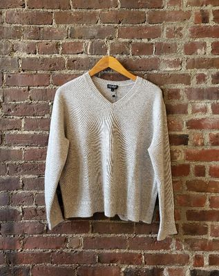 Estheme Cashmere Embroidered Stitched V-Neck