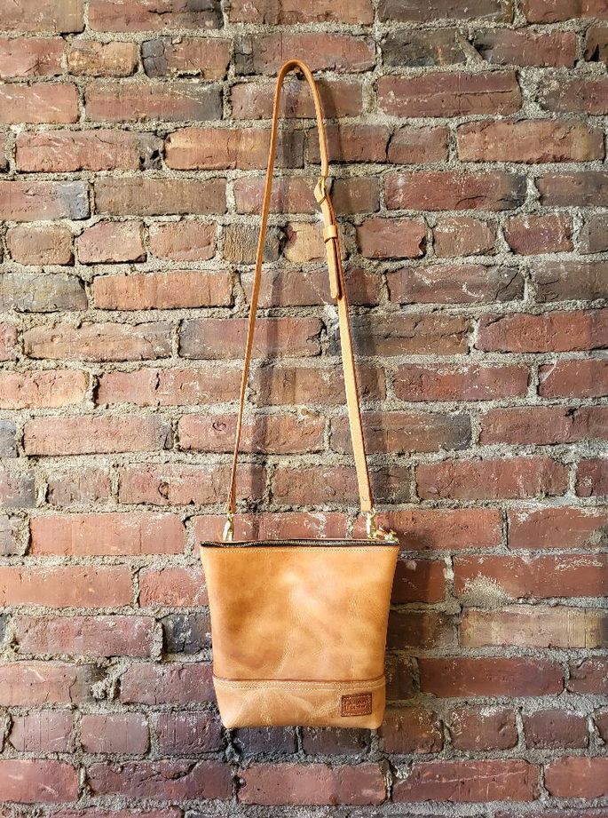 Kingdom Leather Althea Crossbody in Natural