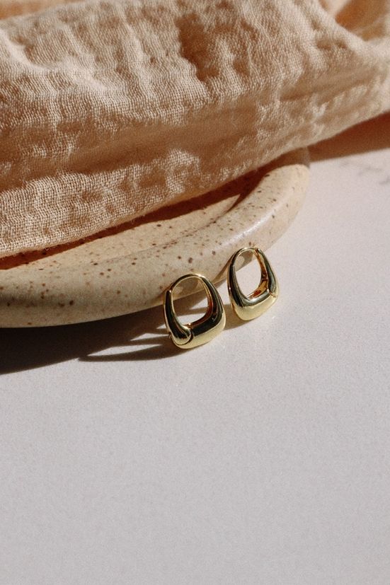 Goldie Jewelry Roma Huggie Hoop GJ41