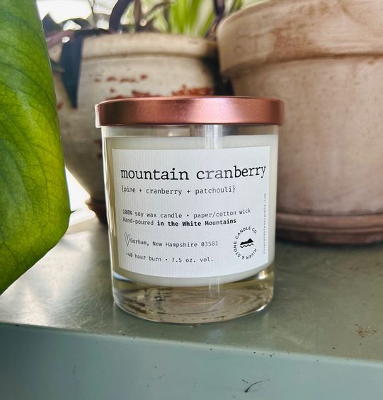 River &amp; Stone Candle Co. Mountain Cranberry  Soy Candle RS18