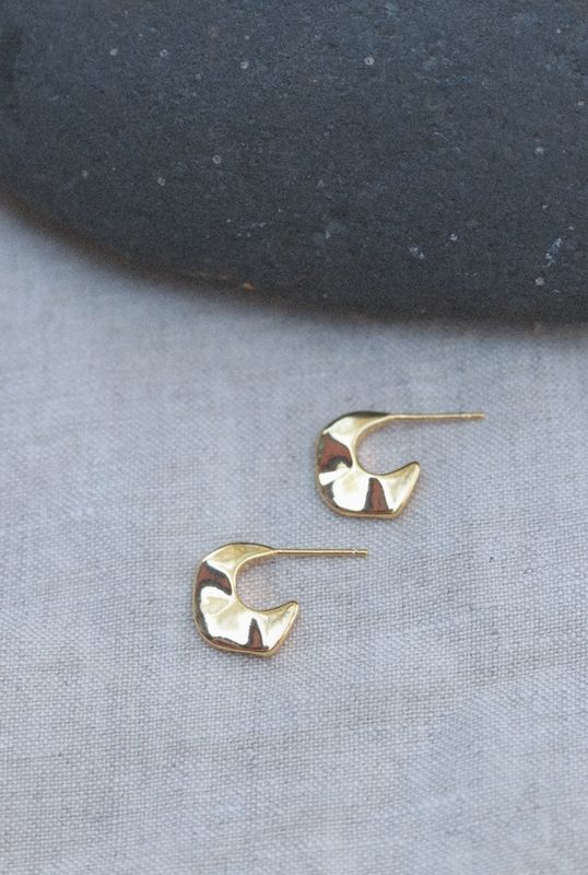 Goldie Jewelry Fluidity Huggie Hoops GL20