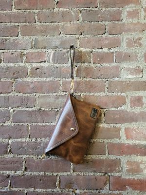 Kingdom Leather Passenger Clutch with Strap in Brown