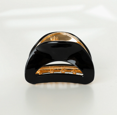 Adorro Nadia Solid Clip in Black AD80