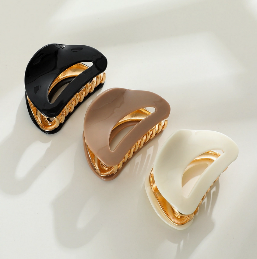 Adorro Nadia Solid Clip in White AD81