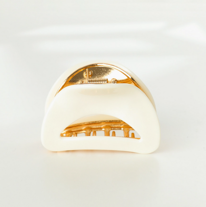 Adorro Nadia Solid Clip in White AD81