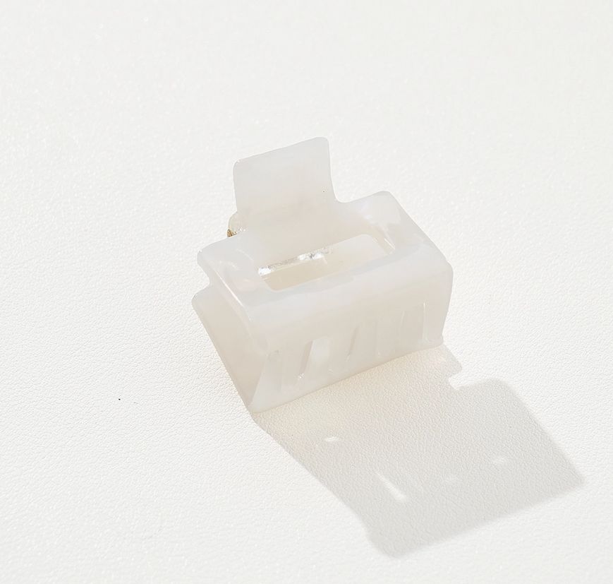 Adorro Simone Mini Square Claw Clip in Clear AD95