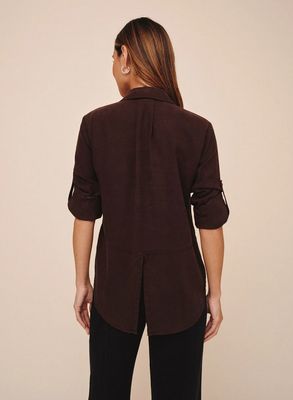 Bella Dahl Split Back Button Down in Dark Chestnut