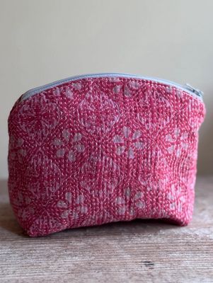 Belle's Nest The Retreat Makeup Zip Travel Bag In Pink  BN9