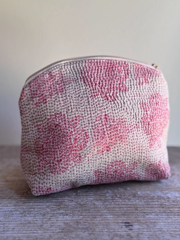 Belle's Nest The Retreat Makeup Zip Travel Bag In Pink BN11