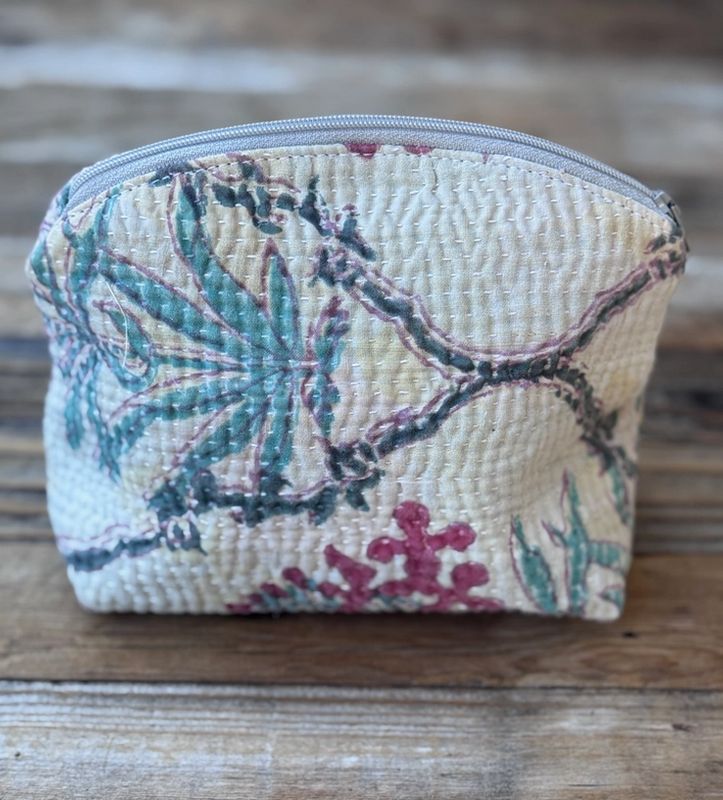 Belle's Nest The Retreat Makeup Zip Travel Bag In Blue/Green BN13