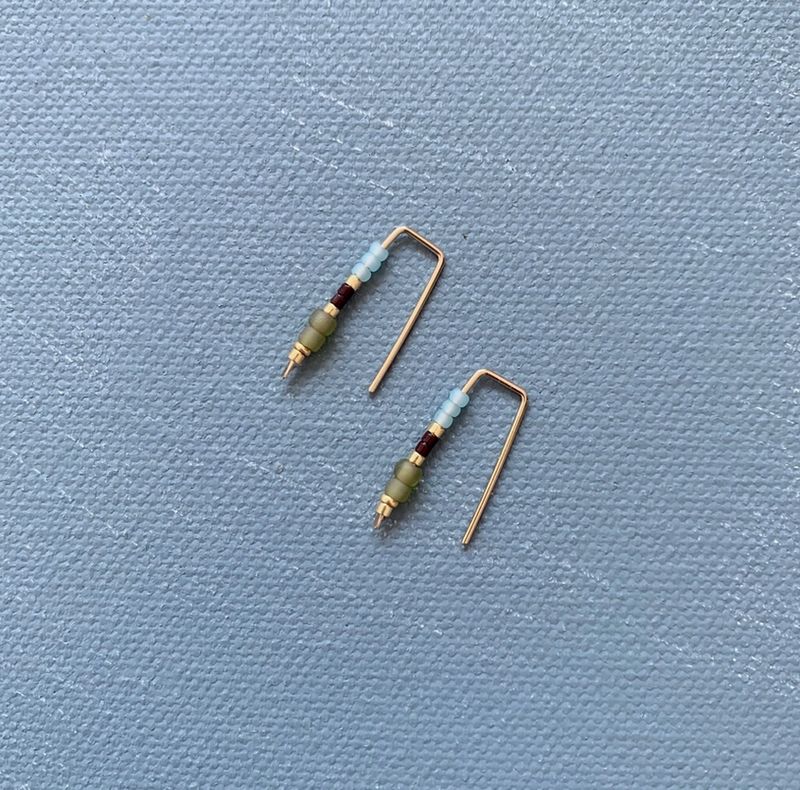 Alice Rise Little Quill Earring in Olive AL34