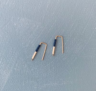 Alice Rise Little Quill Earring in Navy/Chalk AL35