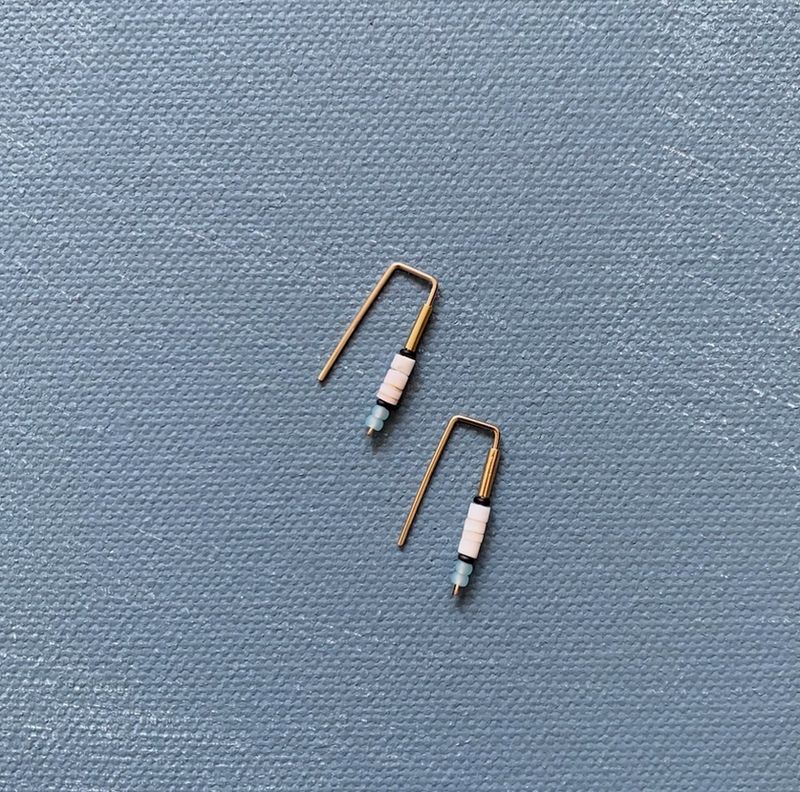 Alice Rise Little Quill Earring in Shell AL33