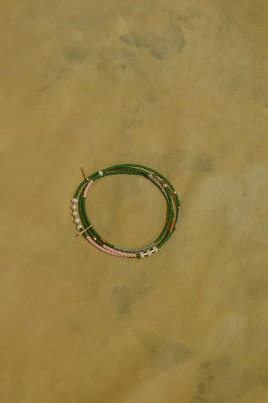 Freestone Wrap Bracelet- in Emerald with Pearls FST17