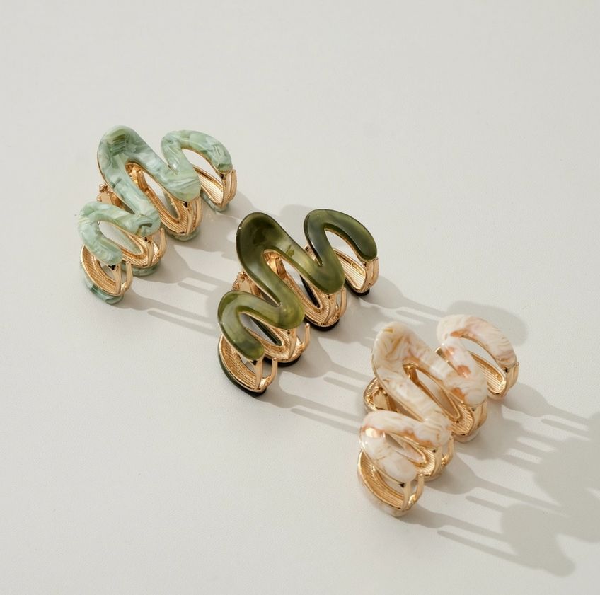 Adorro Willow Mini Garden Metal Squiggle Claw Clip in Light Green AD138