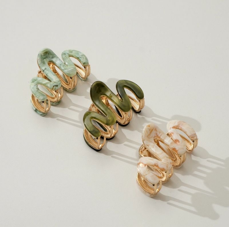 Adorro Willow Mini Garden Metal Squiggle Claw Clip in Light Green AD138