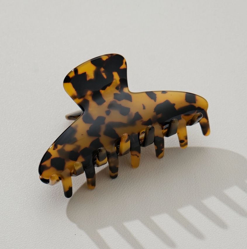 Adorro Adrienne Core Classic Claw Clip in Tortoise AD133