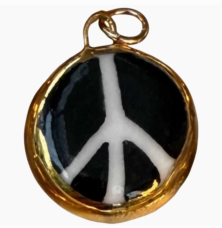 Sha Parle B&amp;W Peace Sign Charm SH2