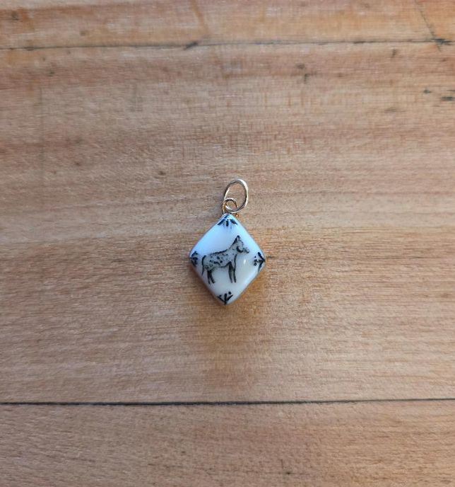 Sha Parle Black Horse Charm SH4