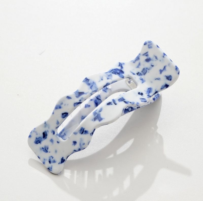 Adorro Jane Coastal Scalloped Flat Lay Claw Clip in Blue and White AD149