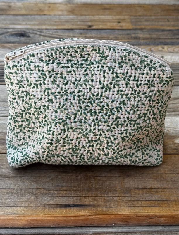 Belle's Nest The Retreat Makeup Zip Travel Bag In Green Pink BN19