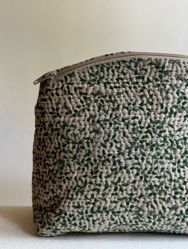 Belle's Nest The Retreat Makeup Zip Travel Bag In Green Pink BN19