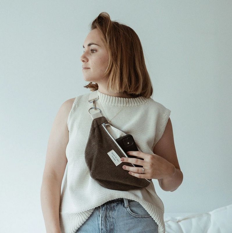 Dans Le Sac Corduroy Belt Bag in Jungle