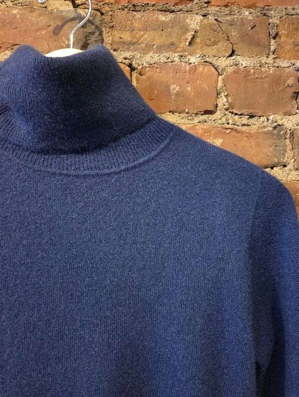 Estheme Cashmere Fitted Turtleneck Pullover