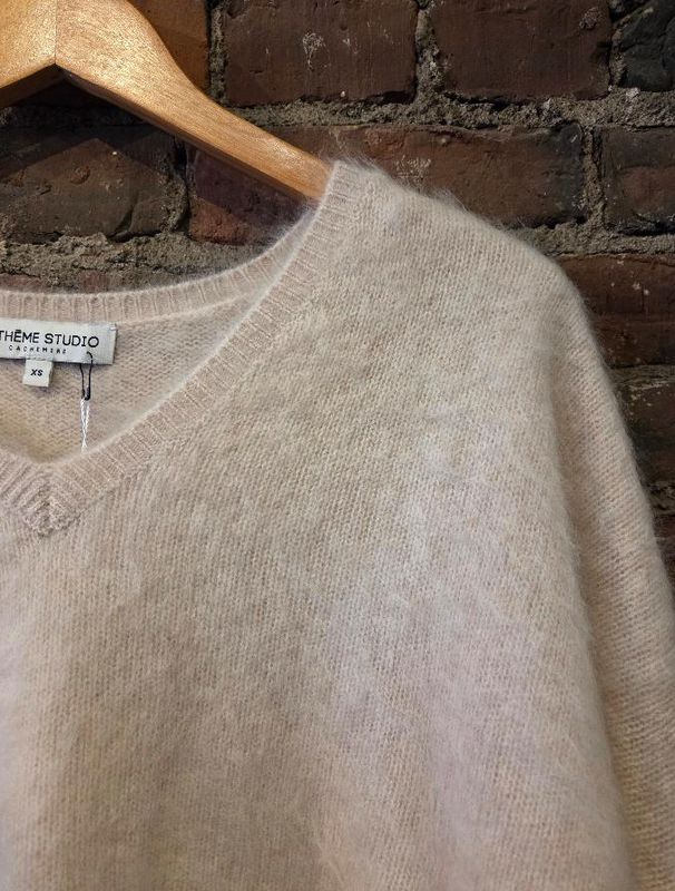 Estheme Cashmere Fuzzy V-Neck Boxy Sweater