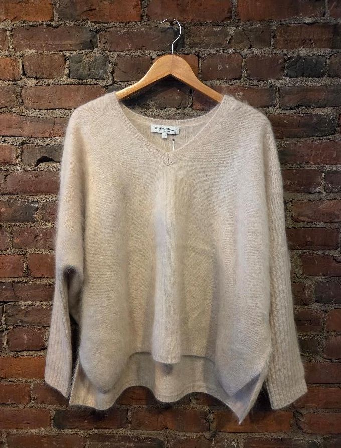 Estheme Cashmere Fuzzy V-Neck Boxy Sweater