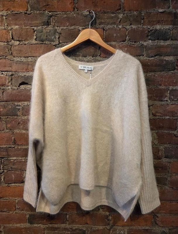 Estheme Cashmere Fuzzy V-Neck Boxy Sweater