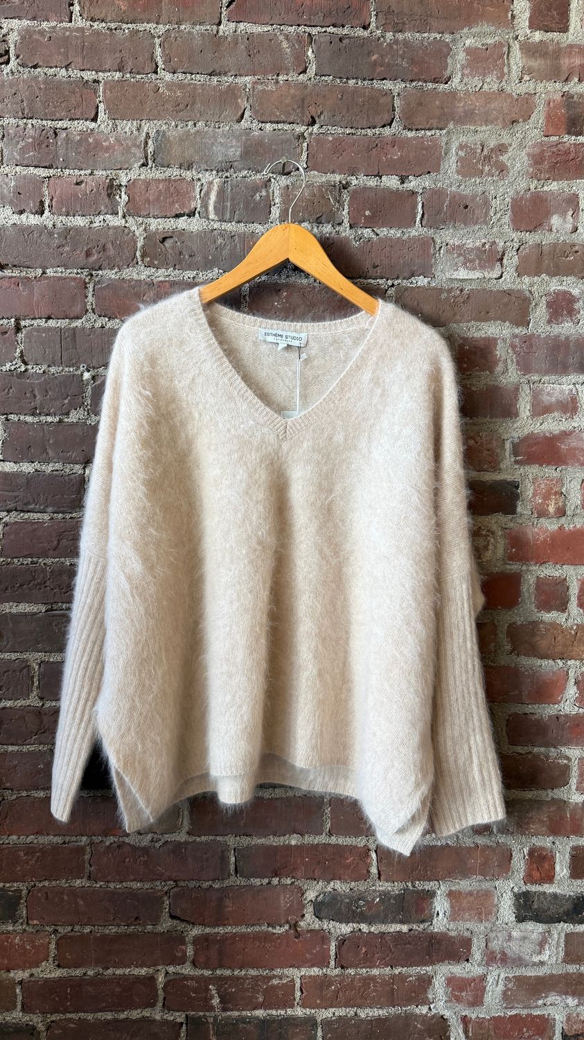 Estheme Cashmere Fuzzy V-Neck Boxy Sweater