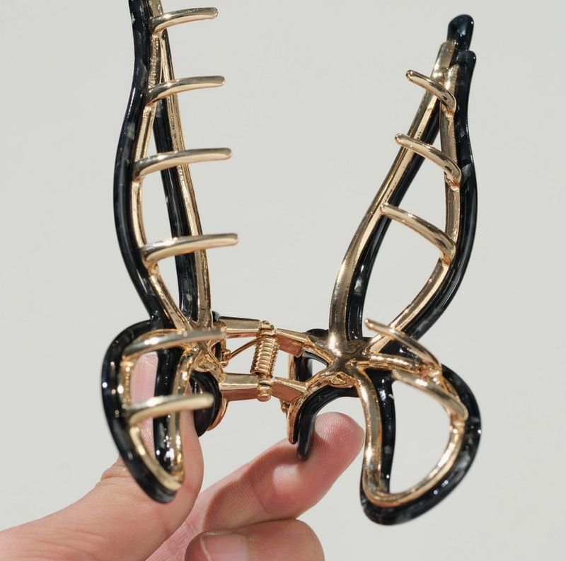 Adorro Sabrina Metal Bow Large Claw Clip in White AD177