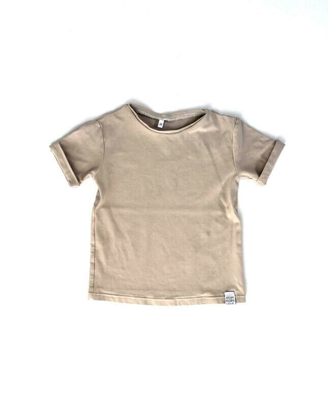 T-shirt met omgevouwen mouwen