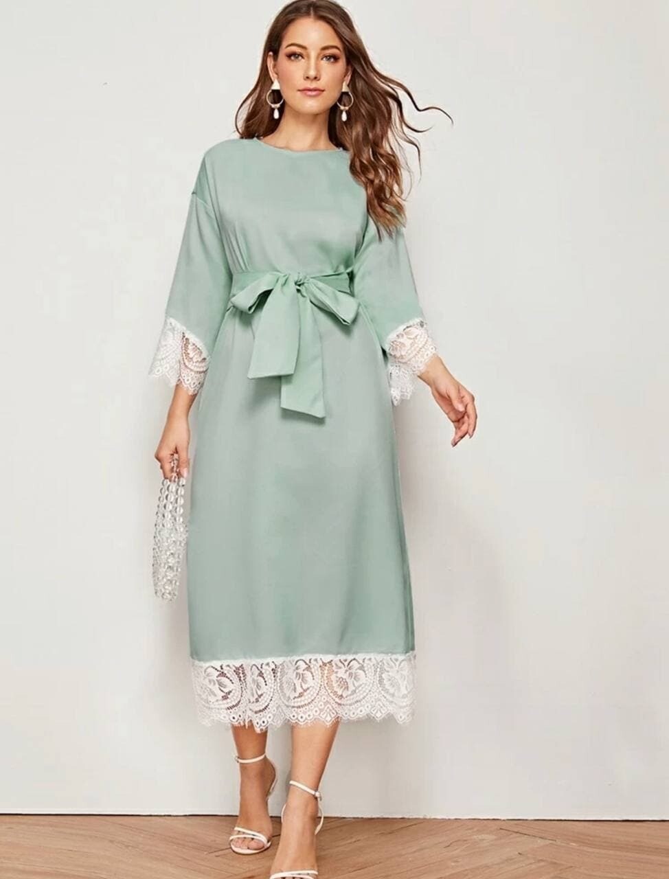 Vestido estilo túnica con cinturón