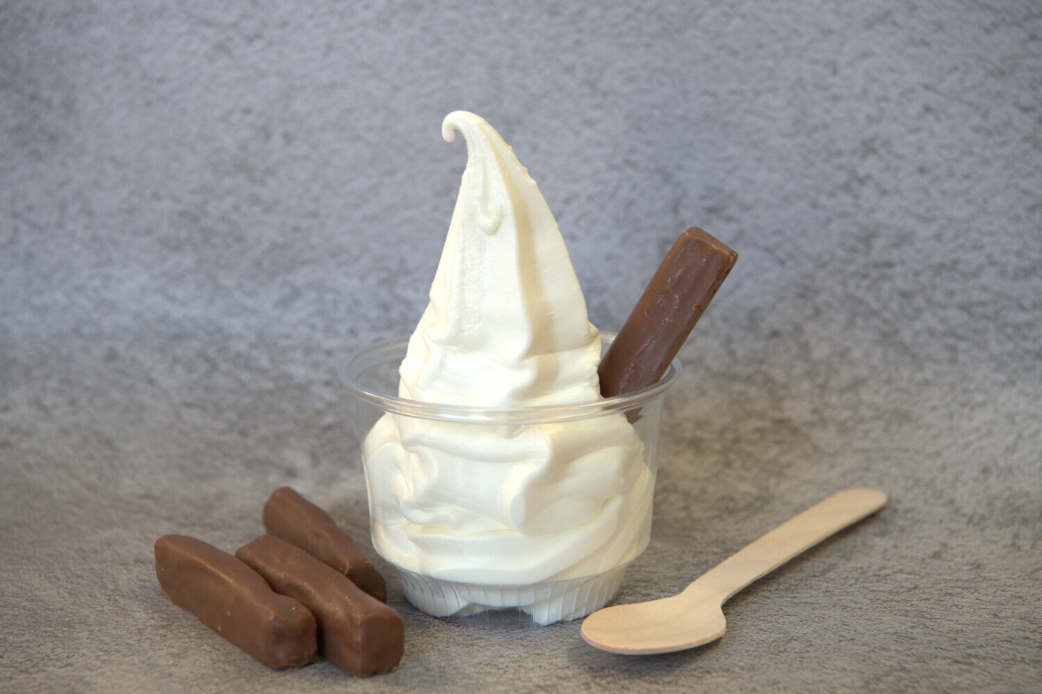Vanilla Soft Serve &amp; Flake Sundae