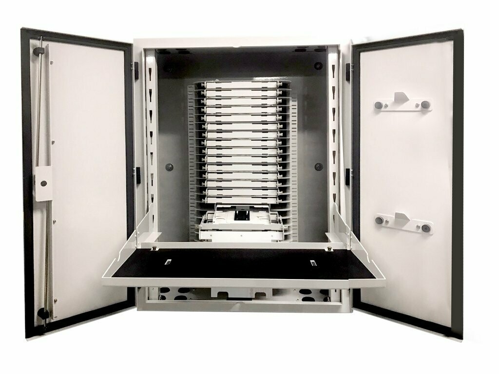 Sumitomo: Vertical Hyperscale eXchange Cabinet (V-HSX)