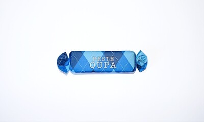 Vanilla Flavoured Caramel Toffee with a Customised "Beste Oupa" Wrapper