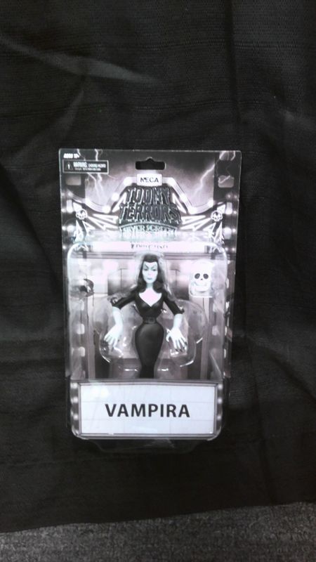 NECA Toony Terrors Vampira B&W NECA Toony Terrors Vampira B&W