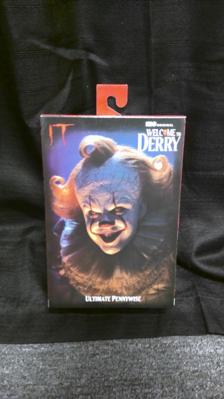 NECA Welcome to Derry Ultimate Pennywise