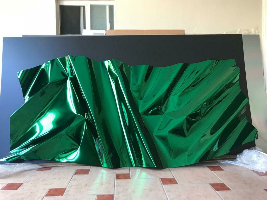 Escultura de Aluminio Verde Brillante