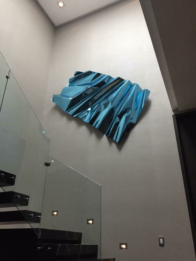 Escultura de Aluminio Azul Brillante