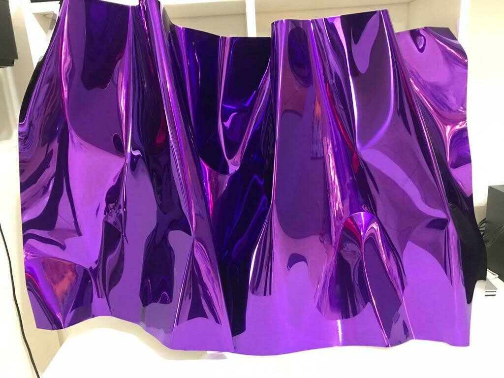 Escultura de Aluminio Morada Brillante