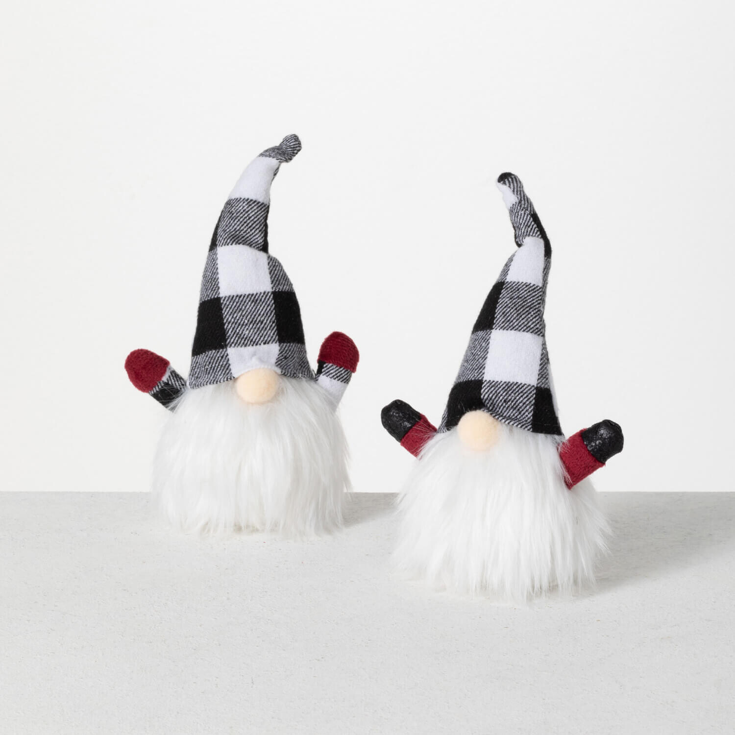 SMALL PLAID GNOMES
