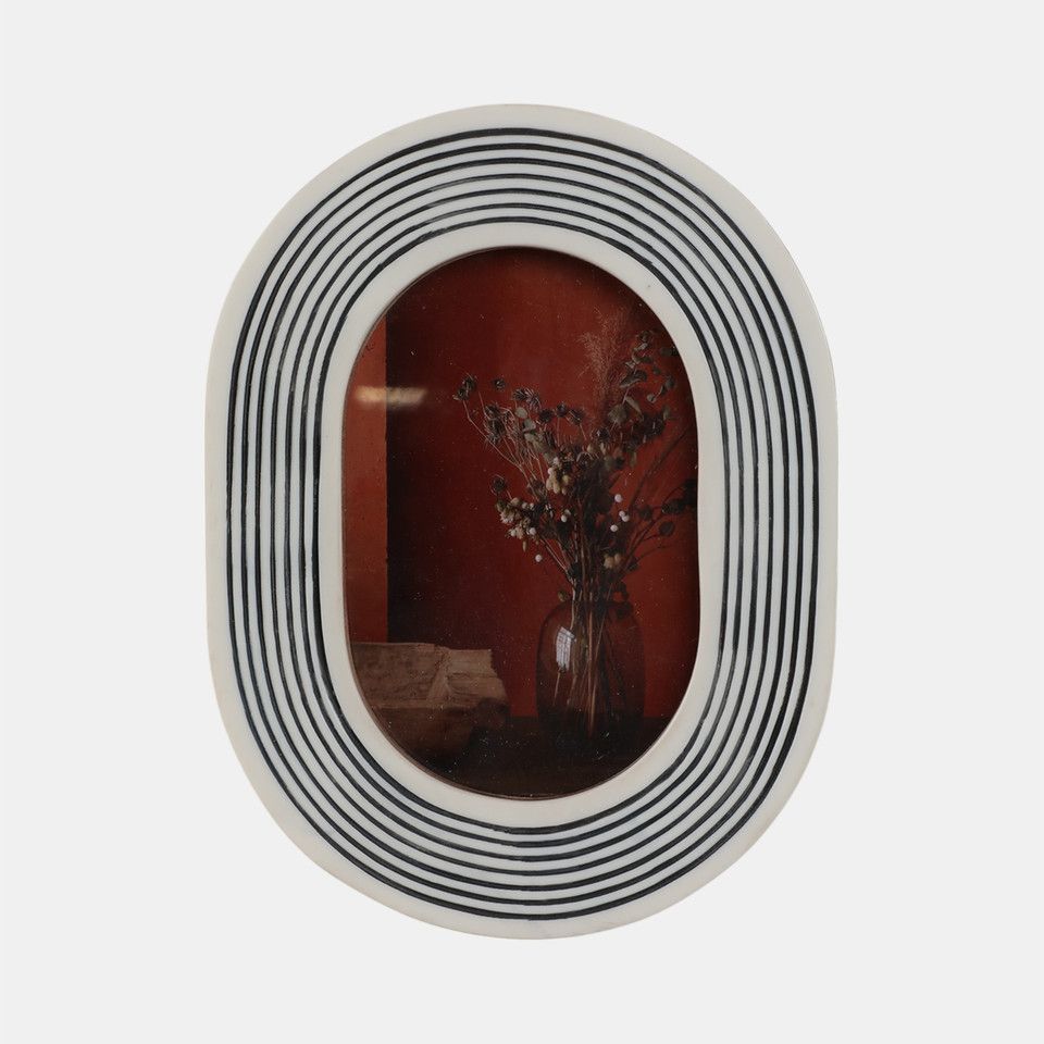 4x6 Oval Etched Lines Photo Frame, White/black